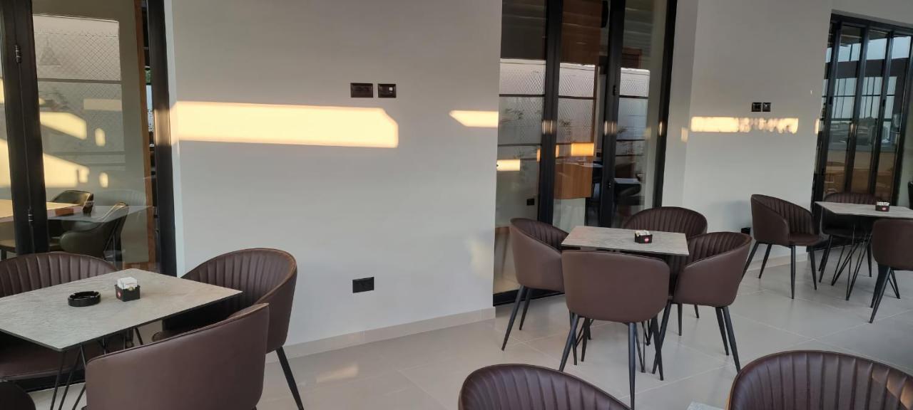 Sibb Hotel Tiranë Luaran gambar