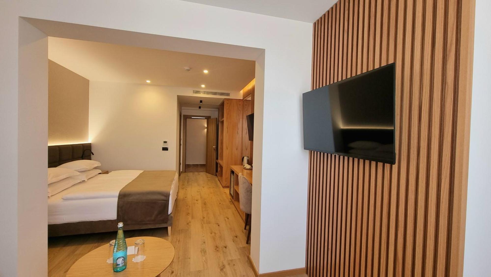 Sibb Hotel Tiranë Luaran gambar