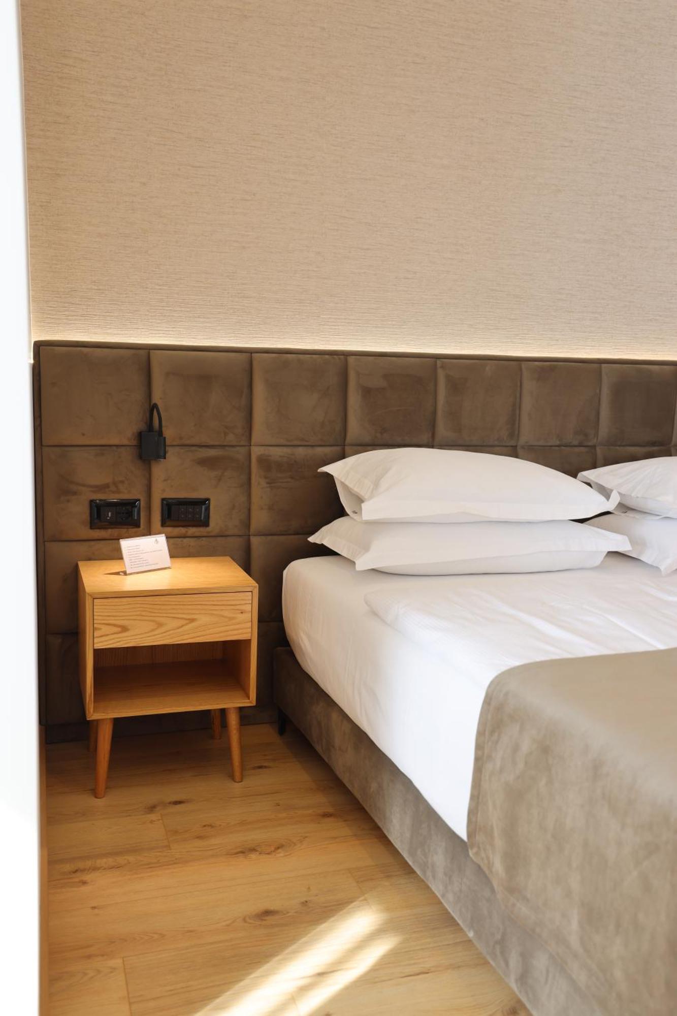 Sibb Hotel Tiranë Luaran gambar