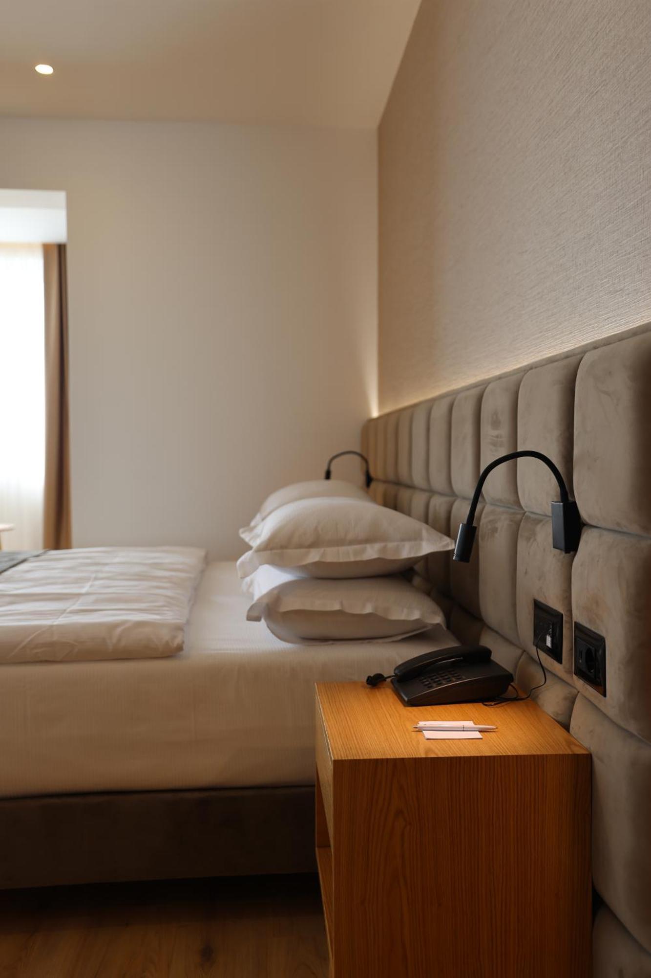 Sibb Hotel Tiranë Luaran gambar