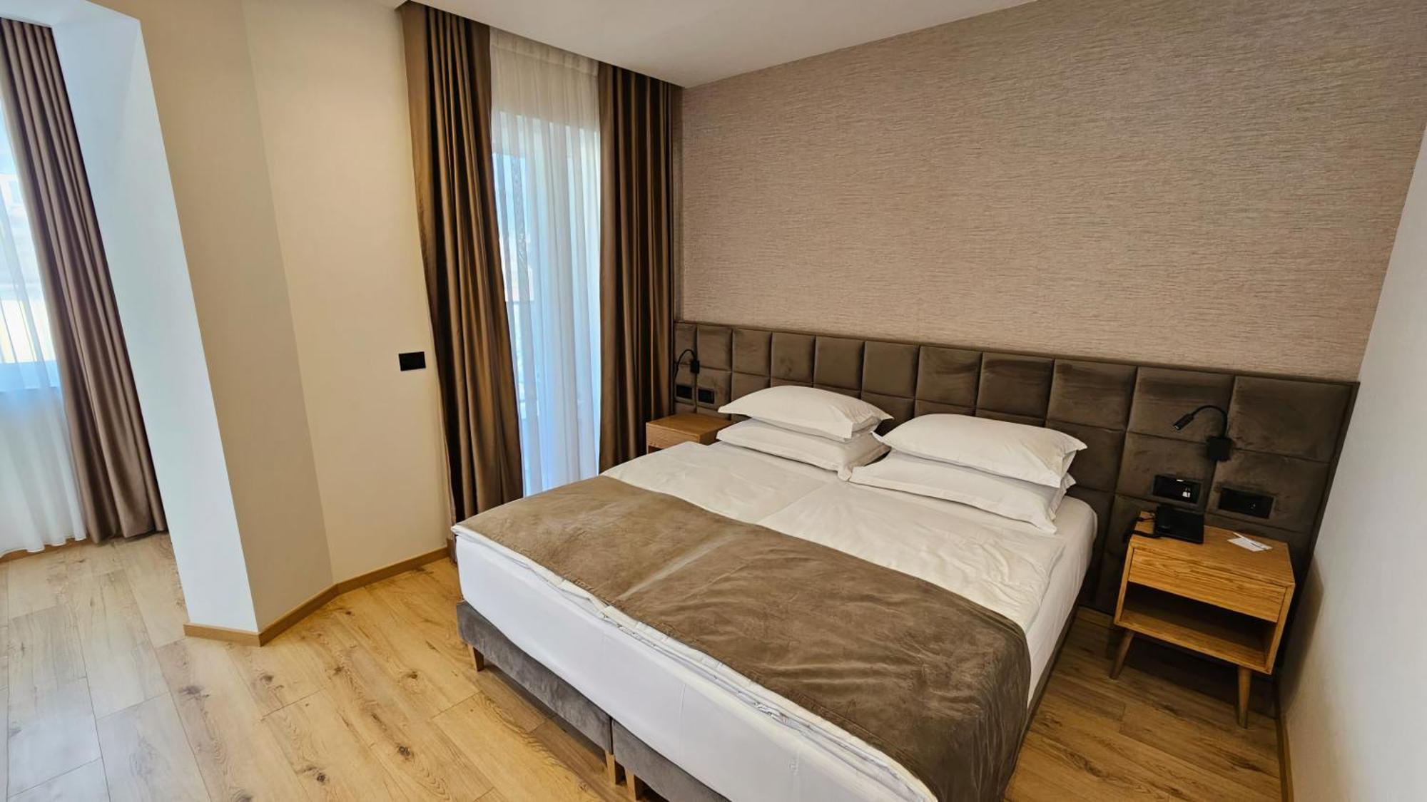 Sibb Hotel Tiranë Luaran gambar
