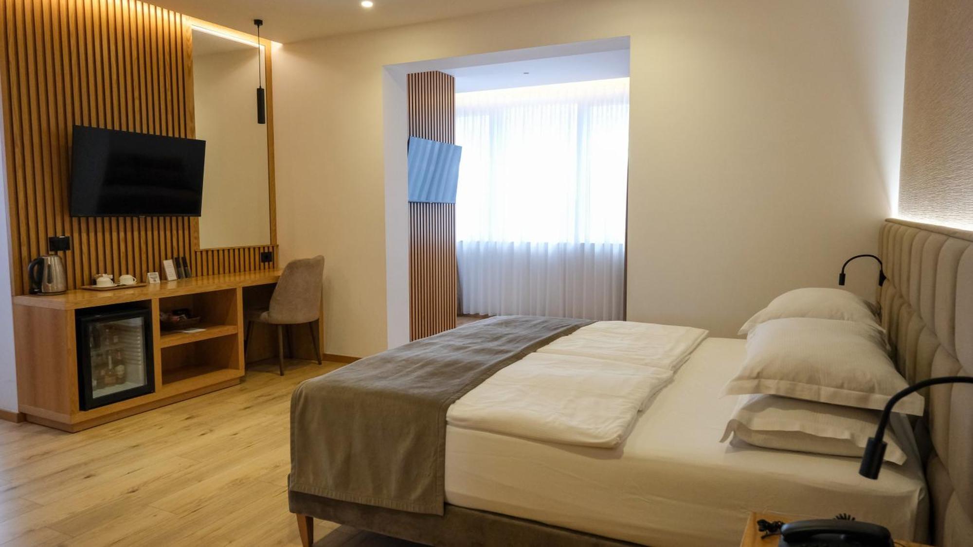 Sibb Hotel Tiranë Luaran gambar
