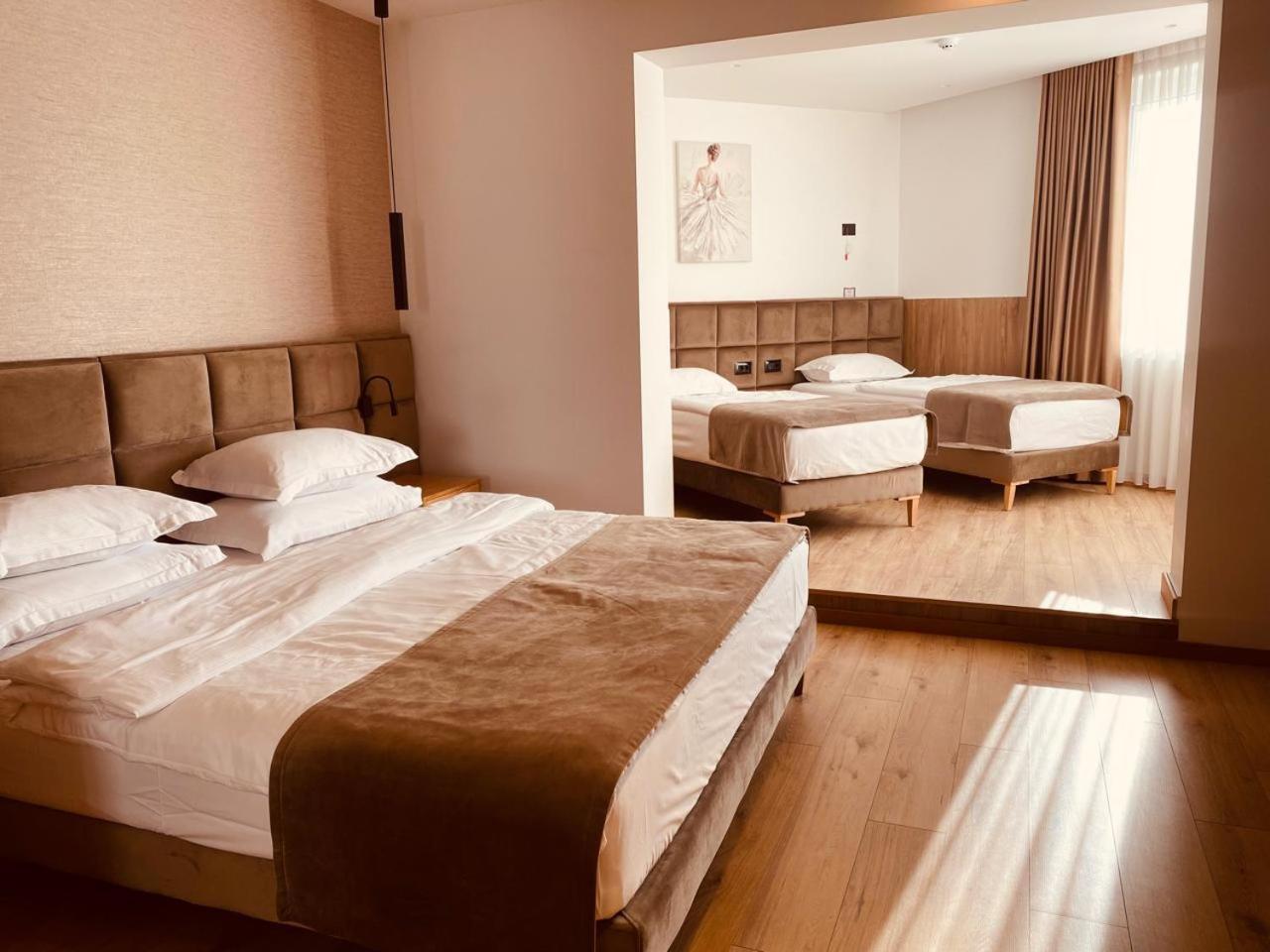 Sibb Hotel Tiranë Luaran gambar